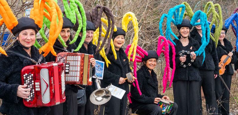 Groupe Le Pipistrelle FrauenKunstGugge